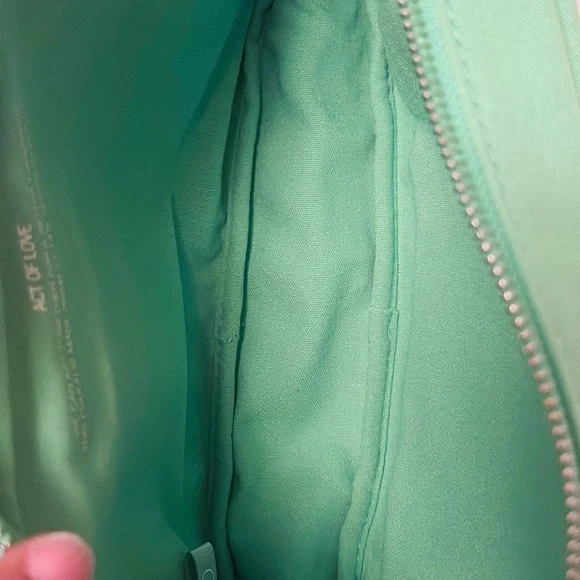 Valentino Green Toiletry Bag-GWP - Picture 5 of 5